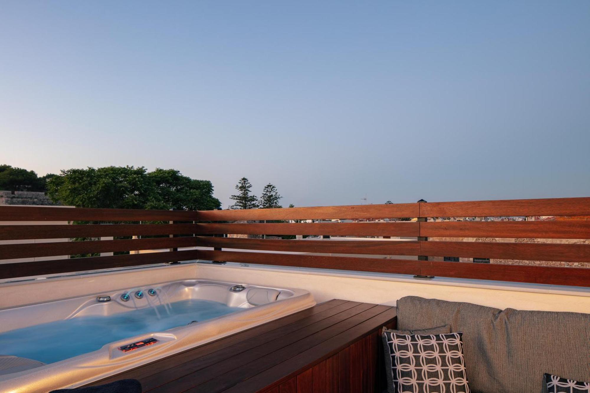 Le Bijou Luxury Suites Rethymno エクステリア 写真