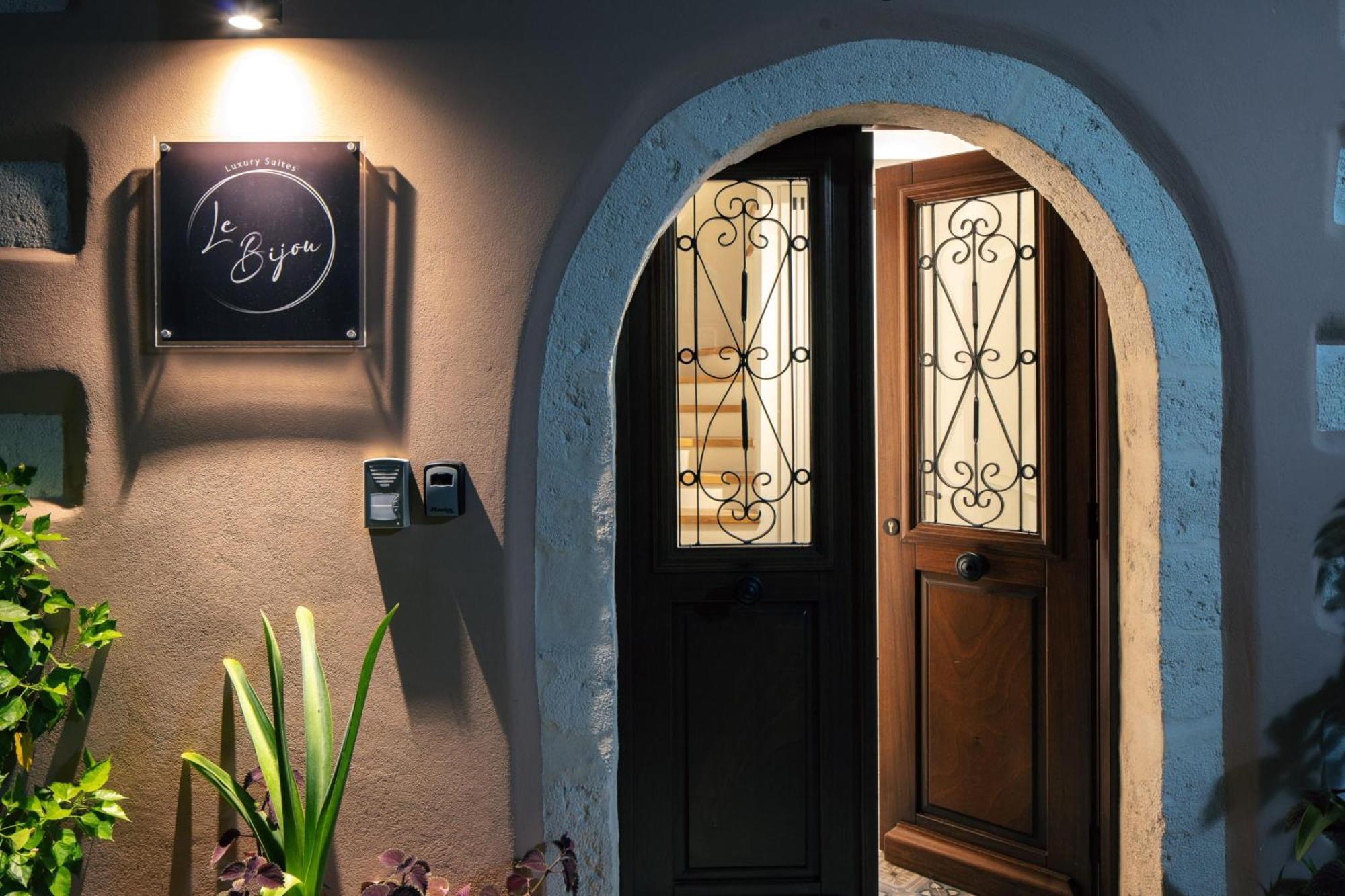 Le Bijou Luxury Suites Rethymno エクステリア 写真