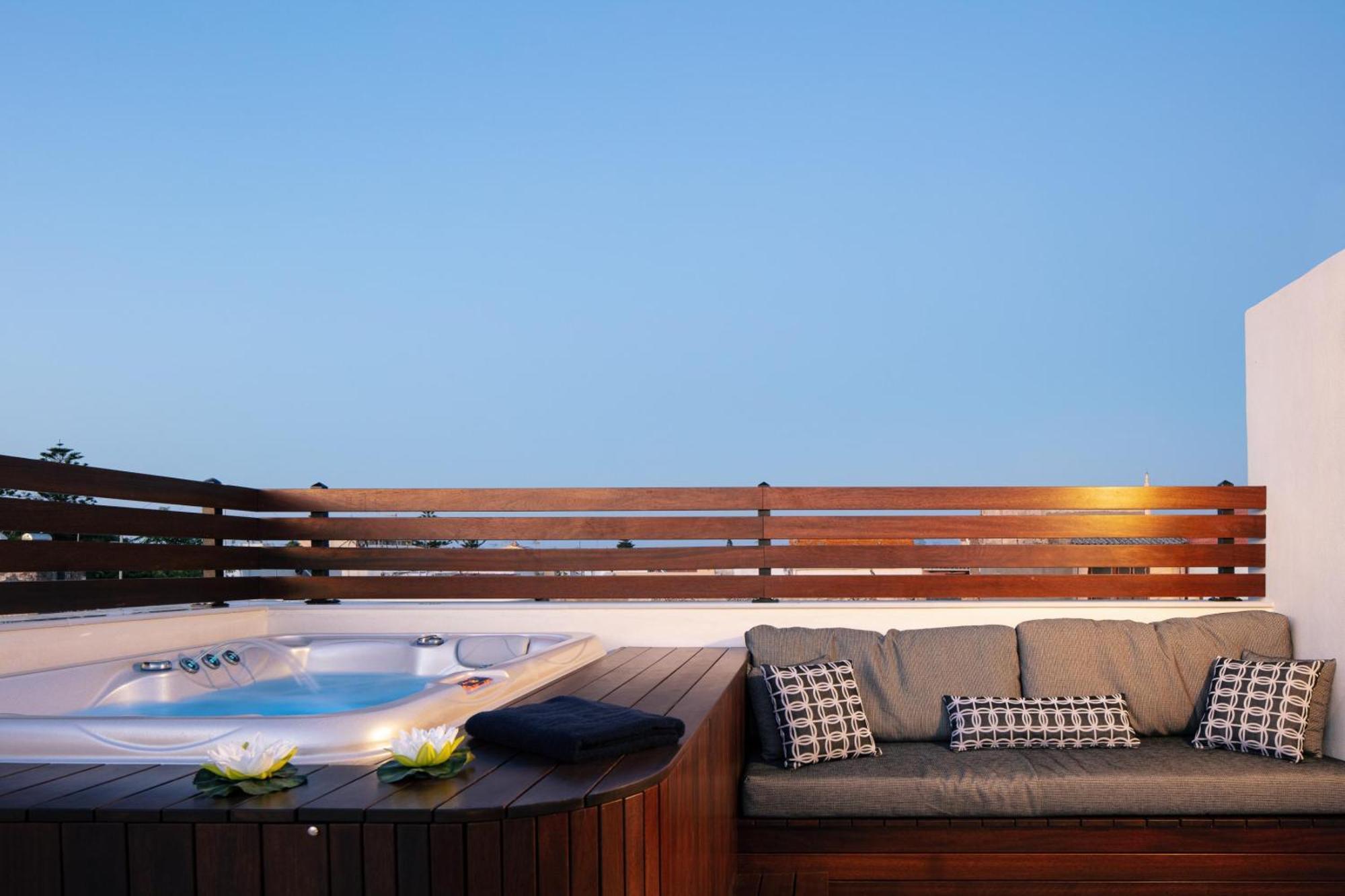 Le Bijou Luxury Suites Rethymno エクステリア 写真